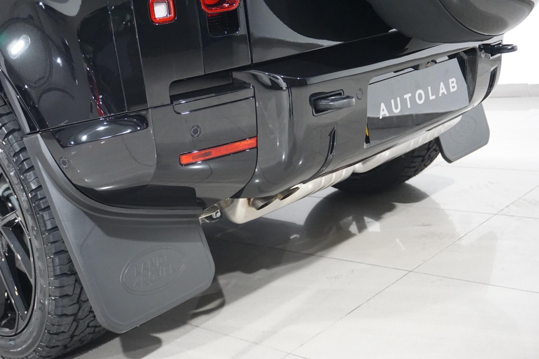 Land Rover Defender 110 3.0 D300 MHEV X-Dynamic HSE Auto 4WD Euro 6 (s/s) 5dr